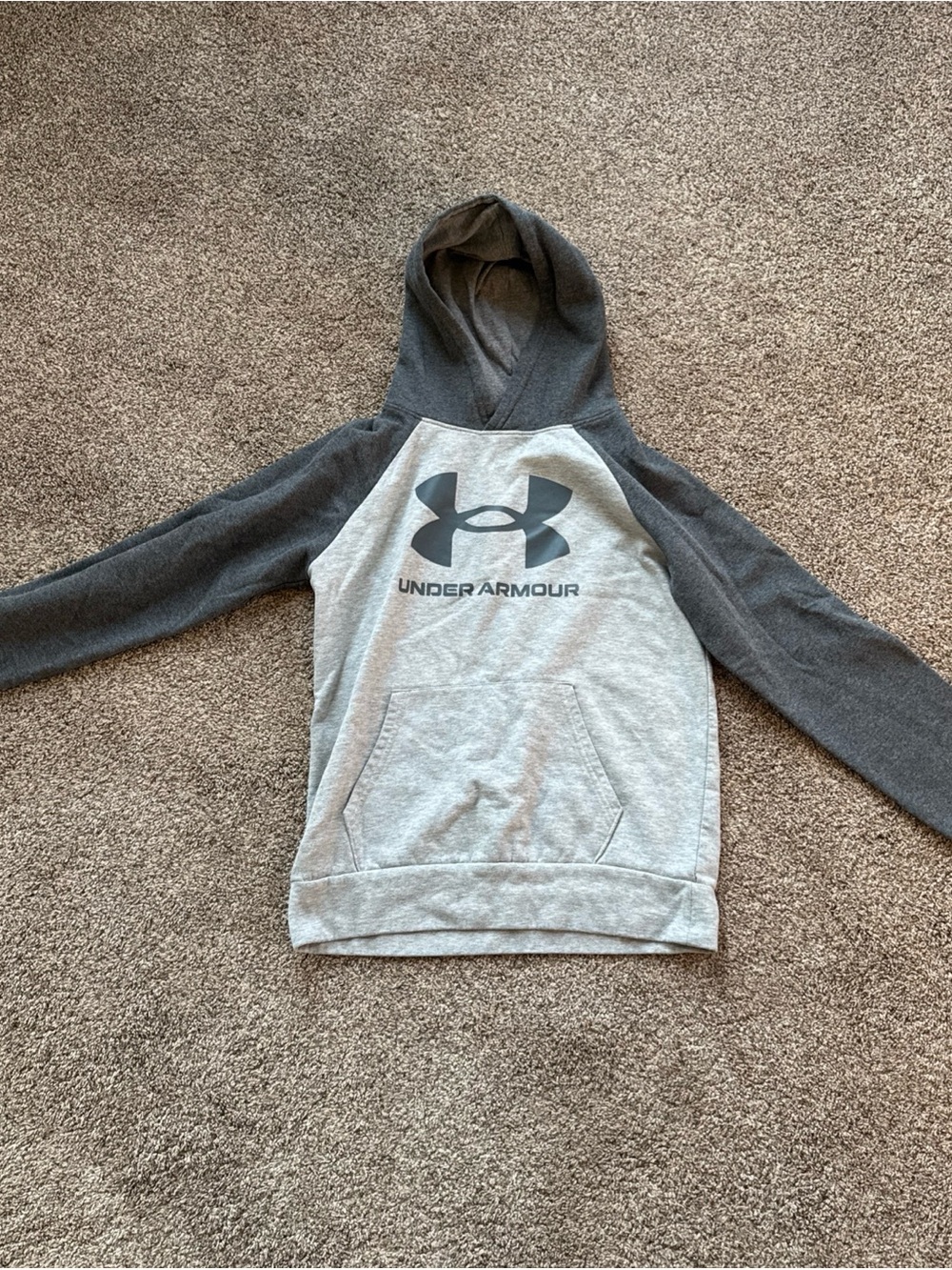 Women’s Small Under Armour Gray Two-Tone Hoodie EUC